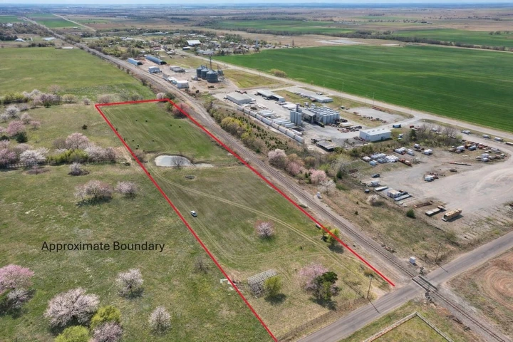 Nearby Listing Image