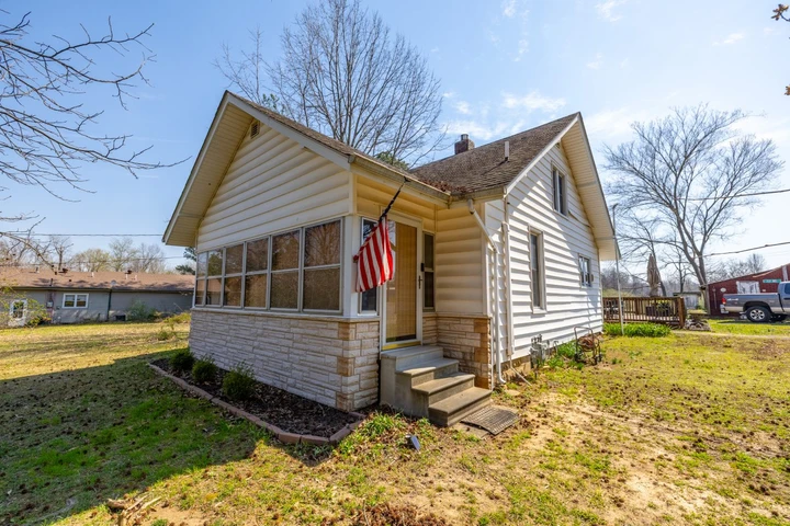 Nearby Listing Image