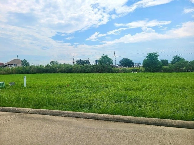 Nearby Listing Image