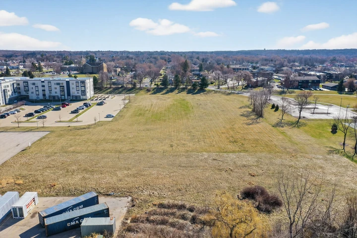 Nearby Listing Image