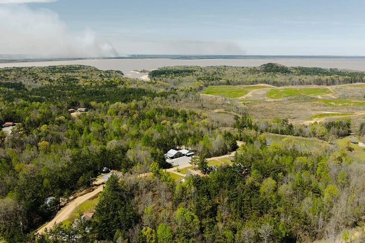 Nearby Listing Image