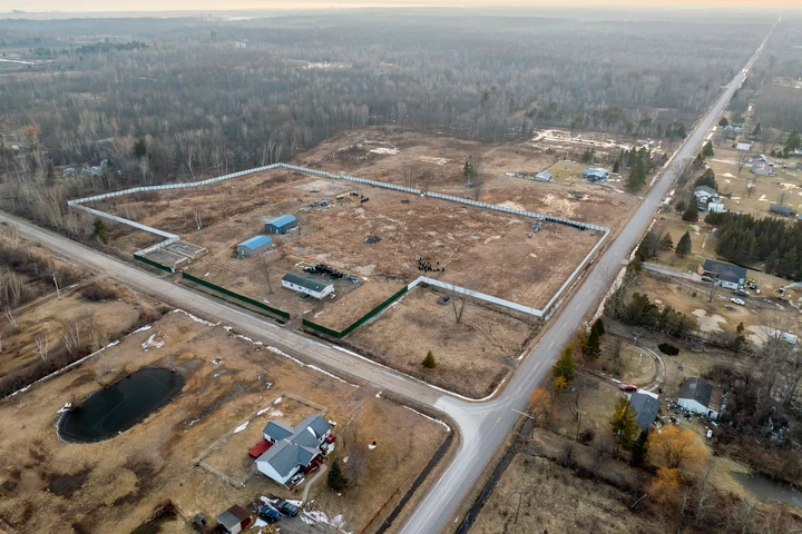 Nearby Listing Image