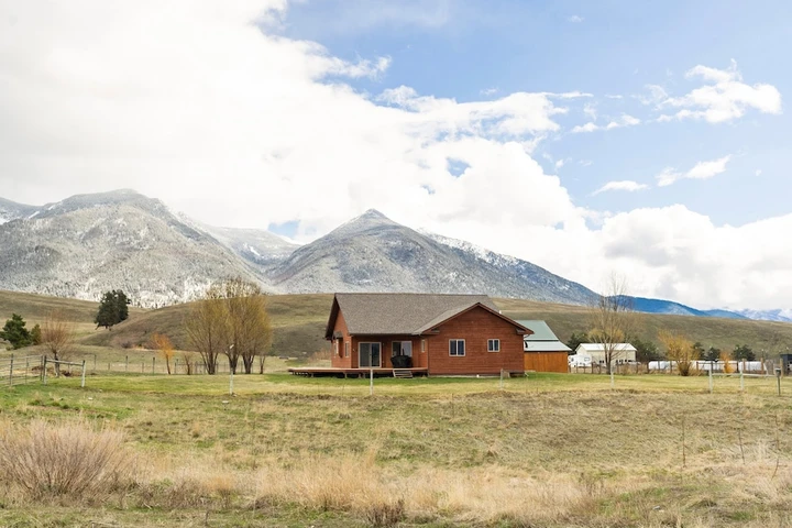 Nearby Listing Image