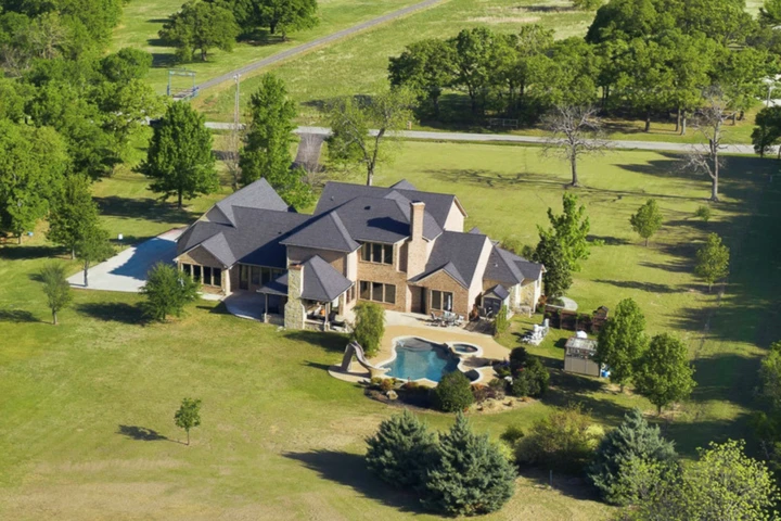Nearby Listing Image