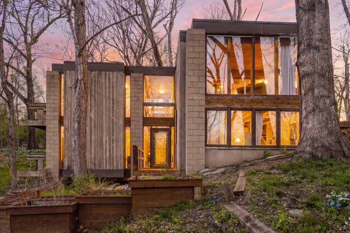 Nearby Listing Image