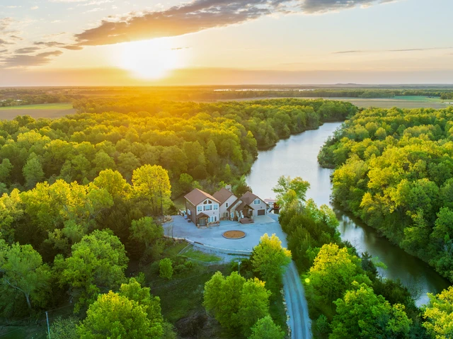 Nearby Listing Image