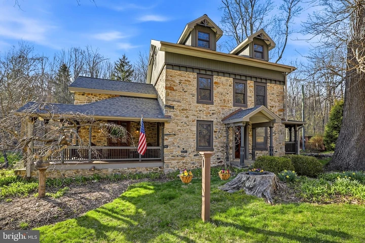 Nearby Listing Image