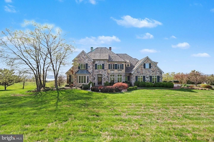 Nearby Listing Image