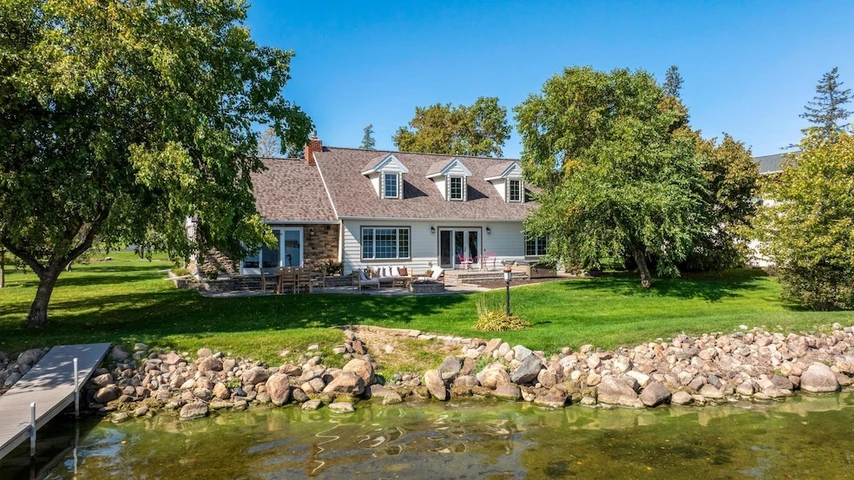 Nearby Listing Image