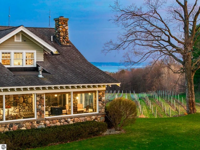 Nearby Listing Image