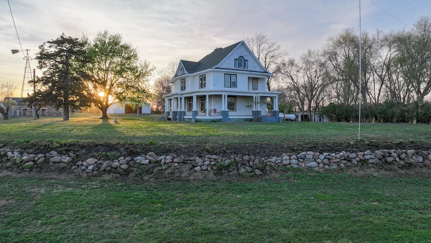 Nearby Listing Image