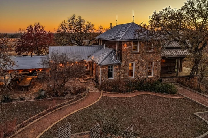Nearby Listing Image
