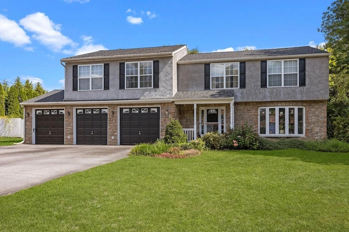 Nearby Listing Image