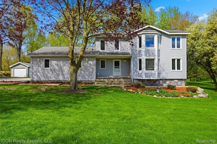 Nearby Listing Image