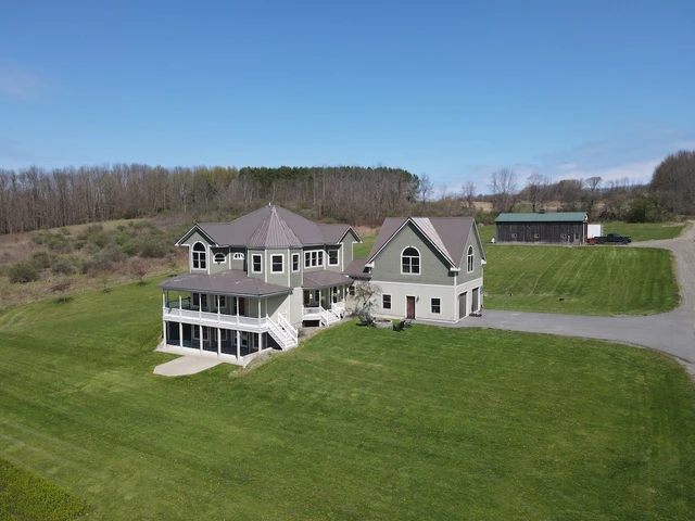 Nearby Listing Image