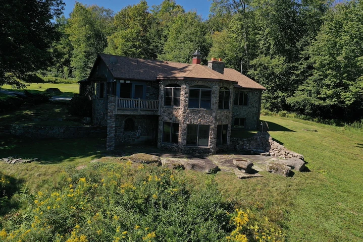 Nearby Listing Image