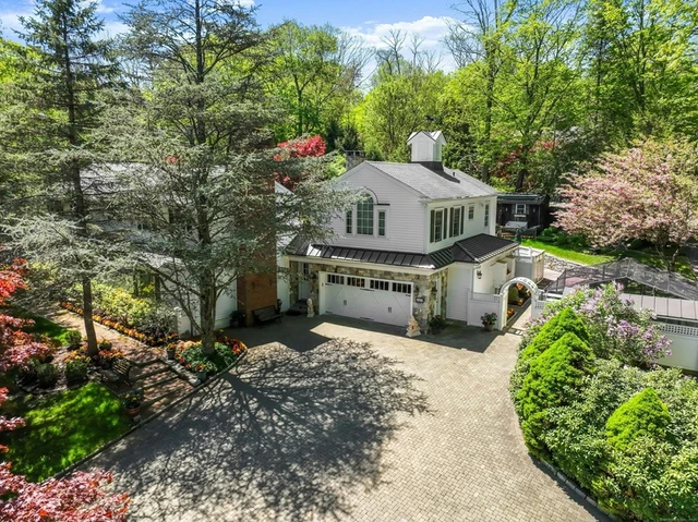 Nearby Listing Image