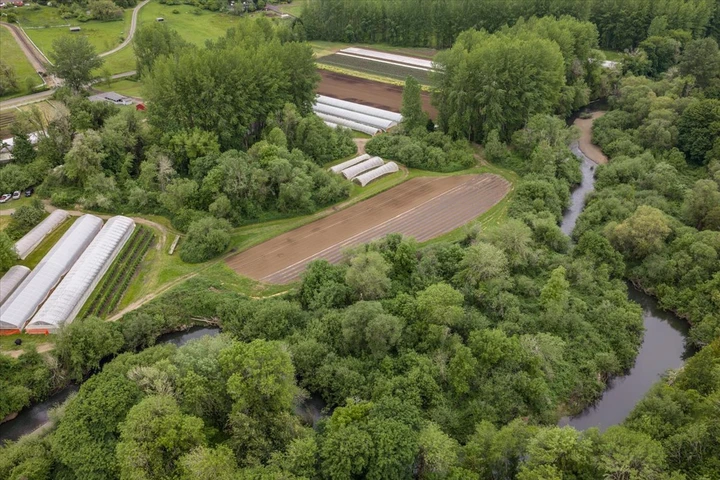 Nearby Listing Image