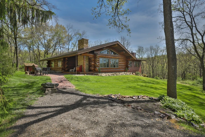 Nearby Listing Image