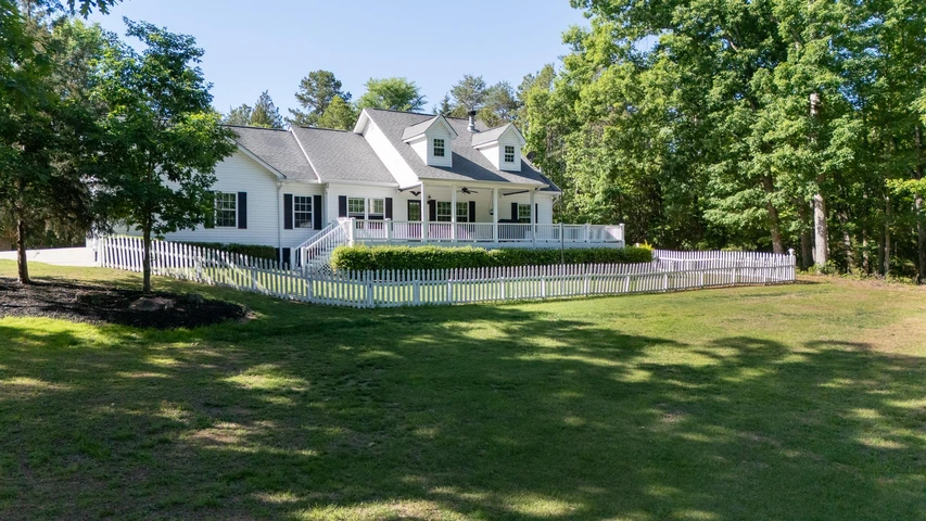 Nearby Listing Image