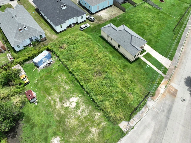 Nearby Listing Image
