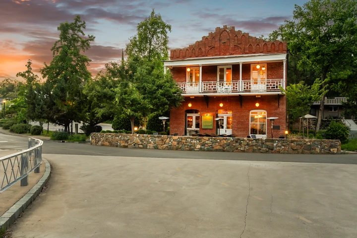 Nearby Listing Image