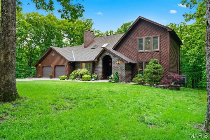Nearby Listing Image