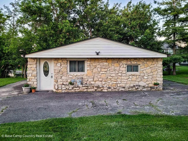 Nearby Listing Image