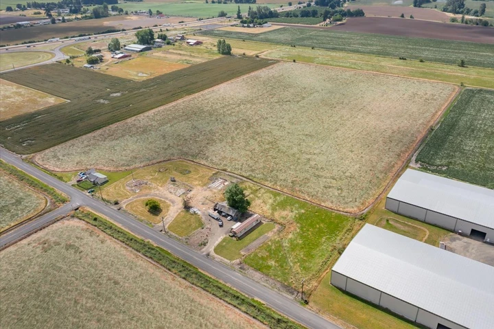 Nearby Listing Image