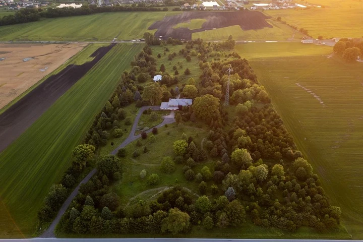 Nearby Listing Image