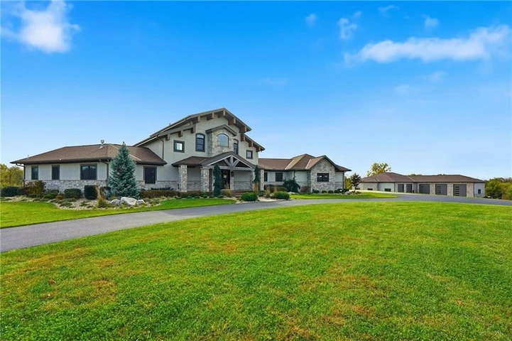 Nearby Listing Image