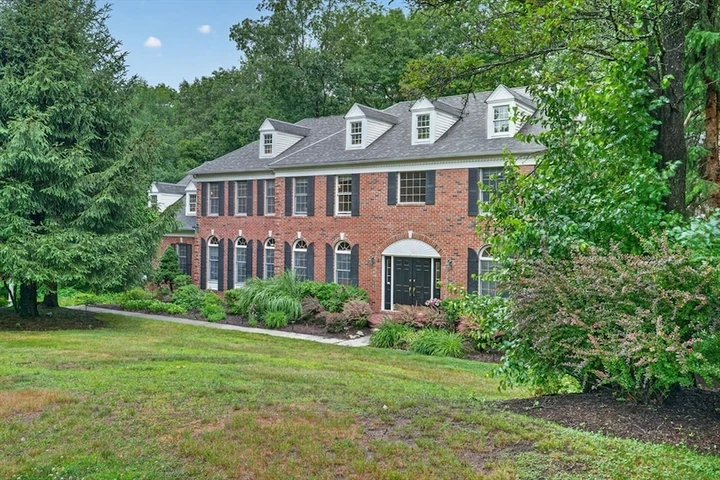 Nearby Listing Image