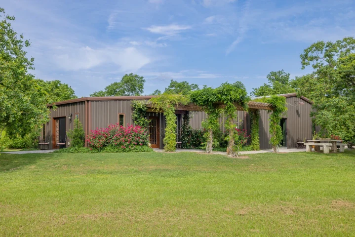 Nearby Listing Image