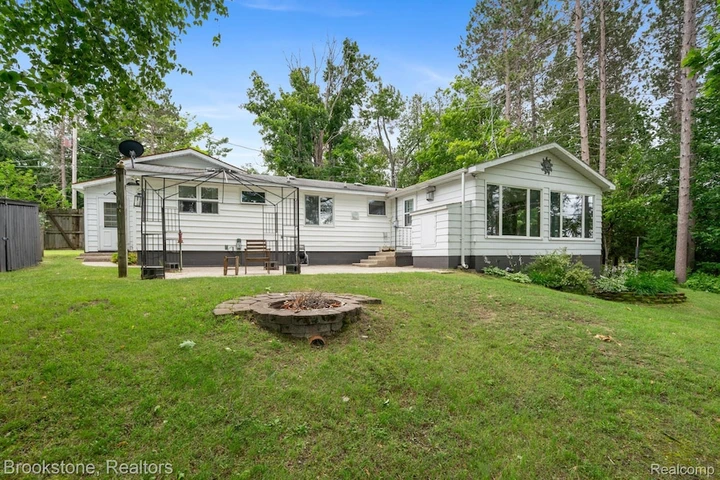 Nearby Listing Image