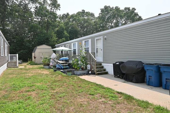 Nearby Listing Image
