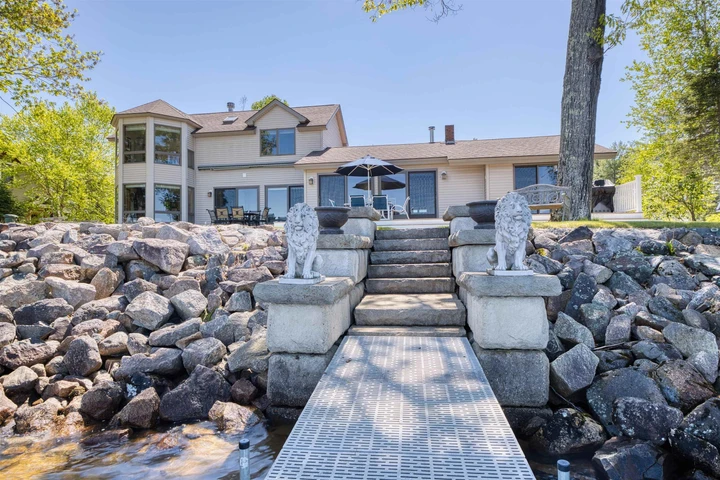 Nearby Listing Image