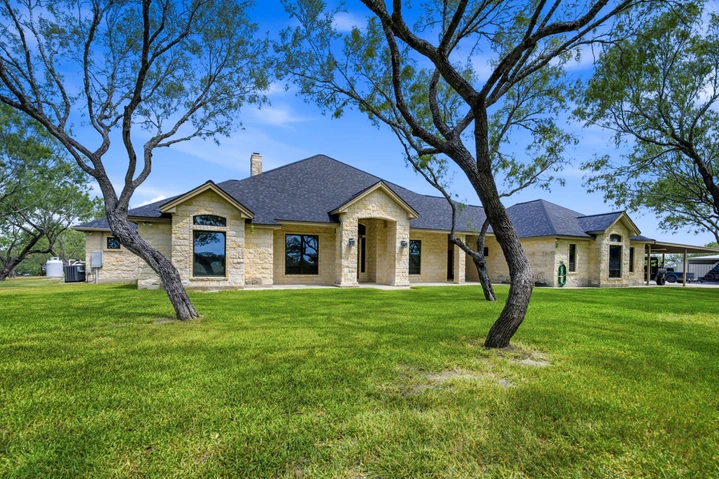 Nearby Listing Image