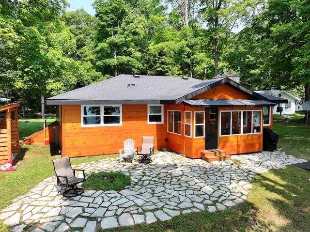 Nearby Listing Image