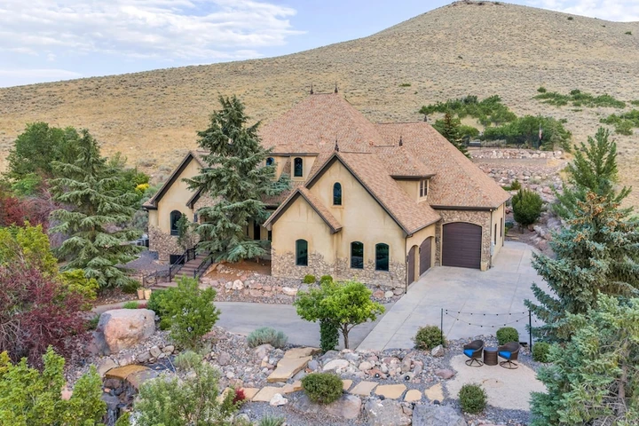 Nearby Listing Image