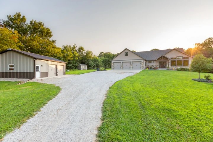 Nearby Listing Image