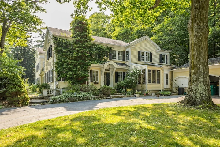 Nearby Listing Image