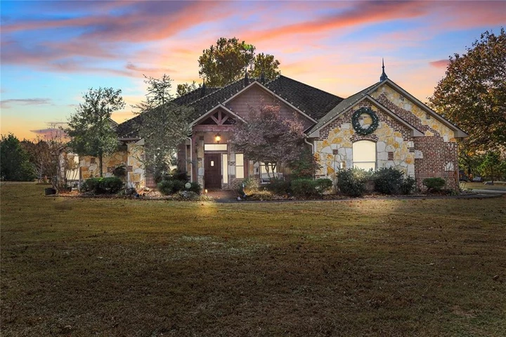 Nearby Listing Image