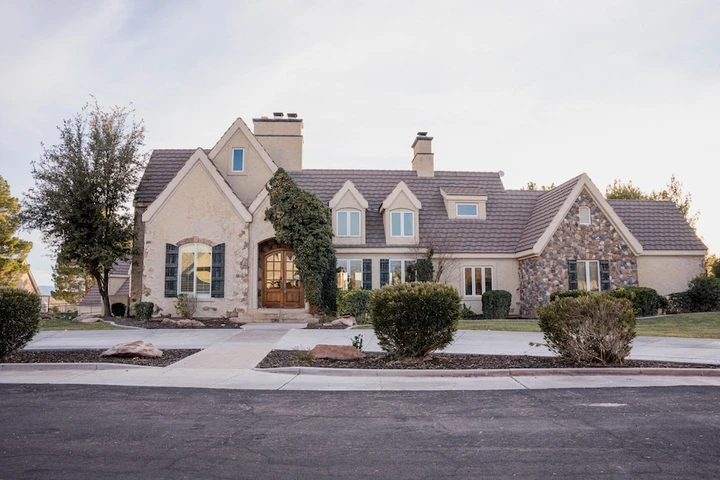 Nearby Listing Image