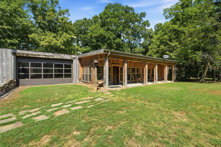 Nearby Listing Image