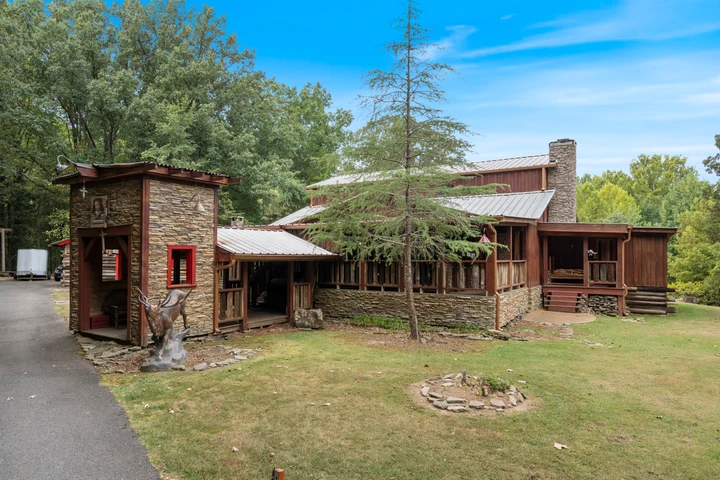 Nearby Listing Image