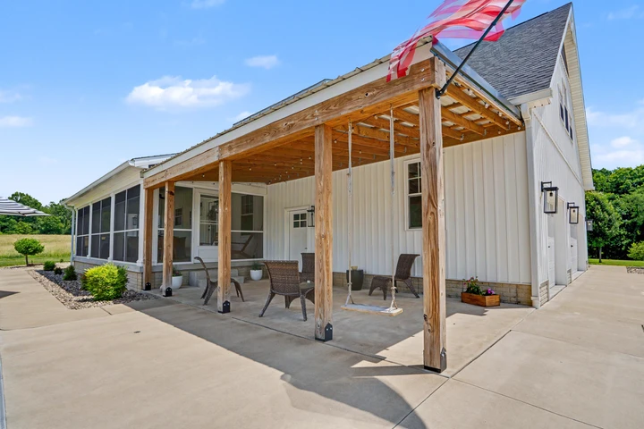 Nearby Listing Image