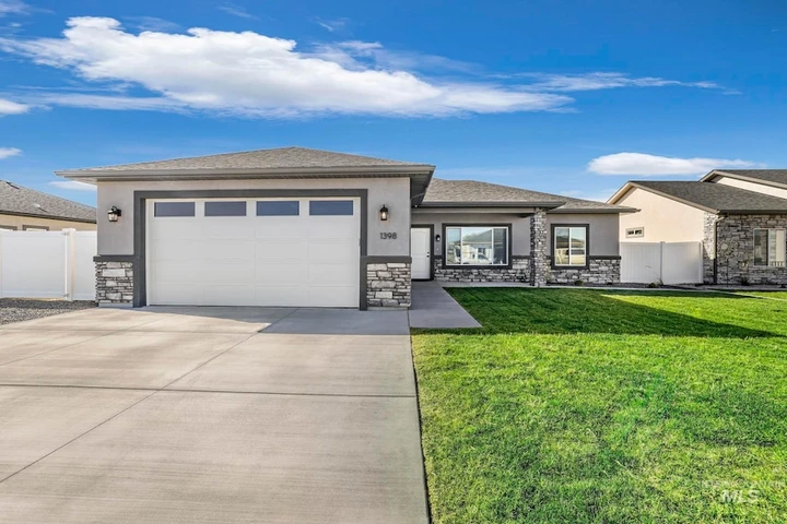 Nearby Listing Image