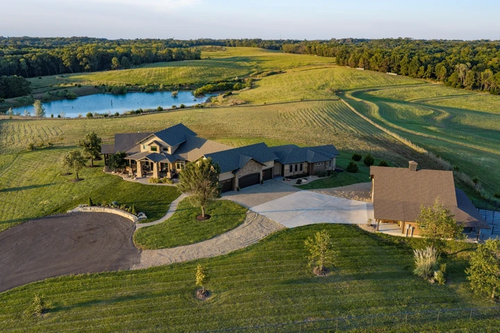 Nearby Listing Image