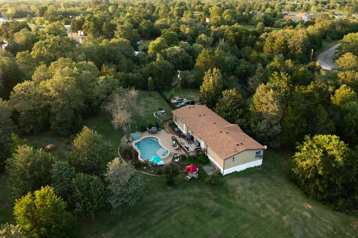 Main Listing Image