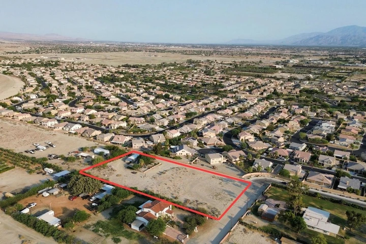 Main Listing Image